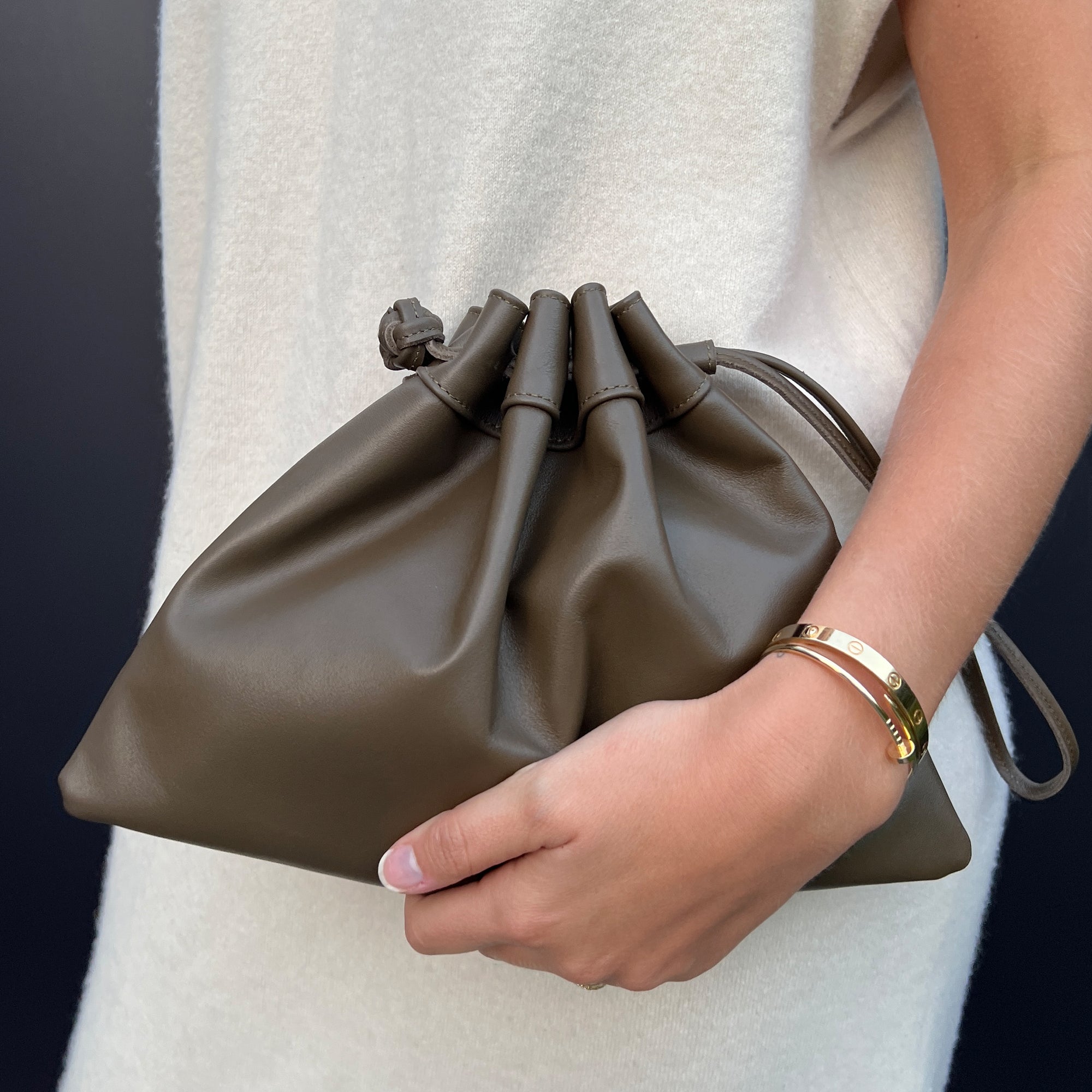 BIG CLACLA  CLUTCH • BRONZE OLIVE