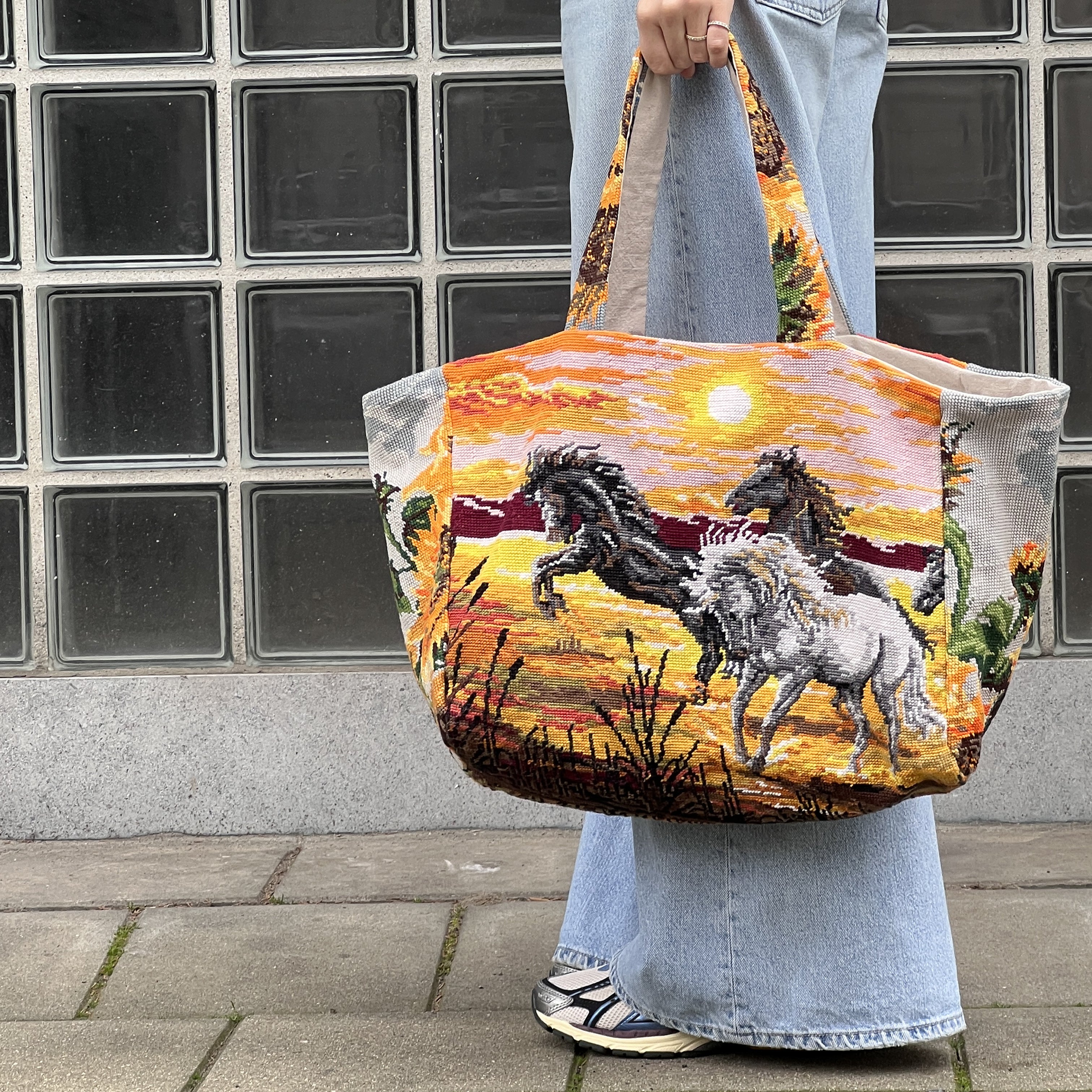 TAPESTRY TOTE BAGS Clinch